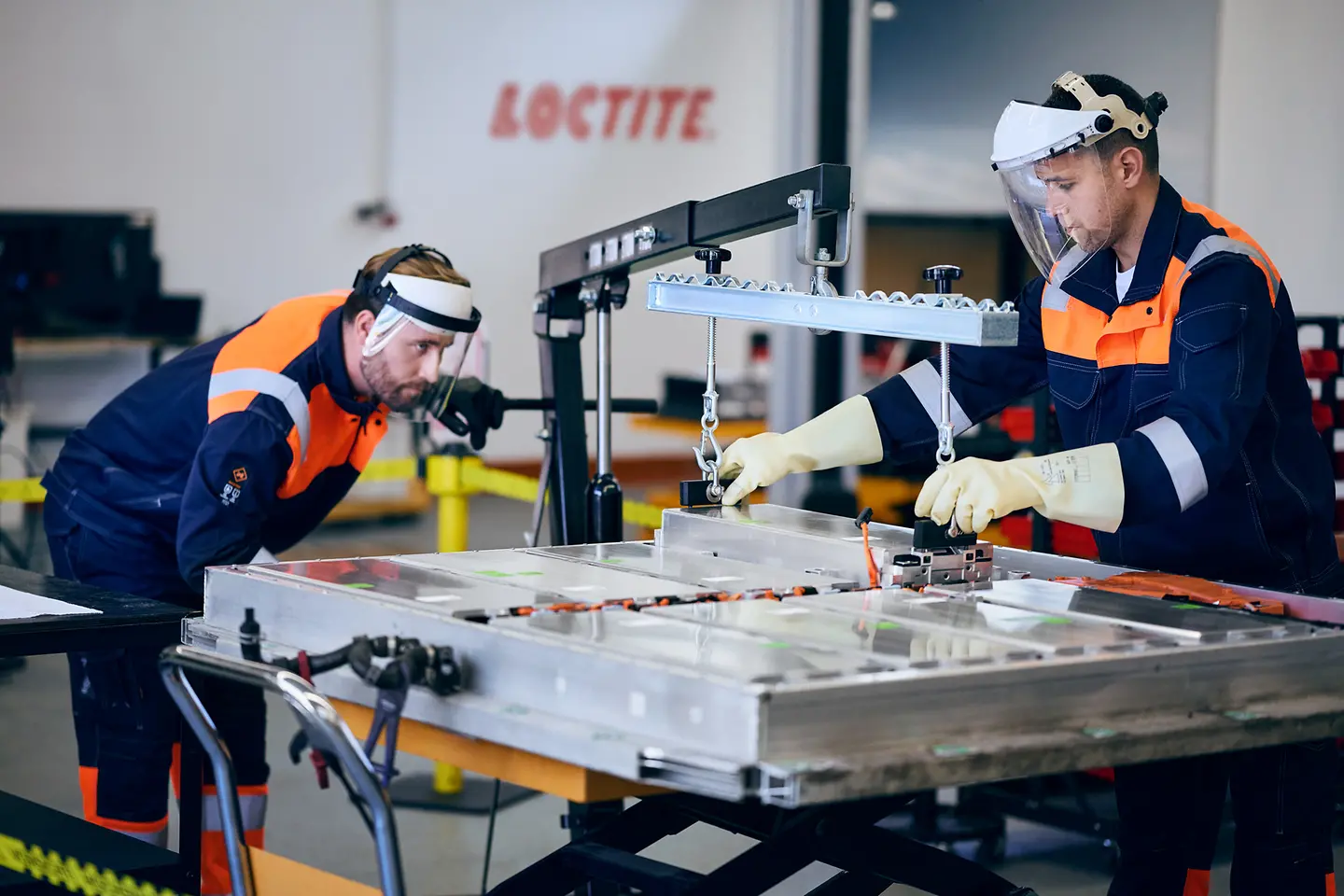 LOCTITE-mobilità-elettrica-riparazione-veicoli