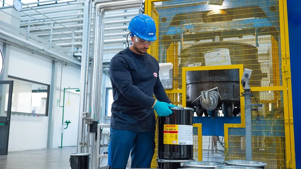 
24 tons of the high-performance adhesive Loctite EA 9497 bond stone and steel and ensue long-term structural durability.
