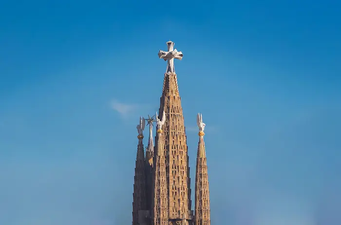 
The Sagrada Familia’s six central towers have been realized with the support of advanced Henkel adhesives.